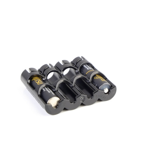 Pojemnik Storacell na 4 baterie AAA. Można wkładać baterie do góry nogami.